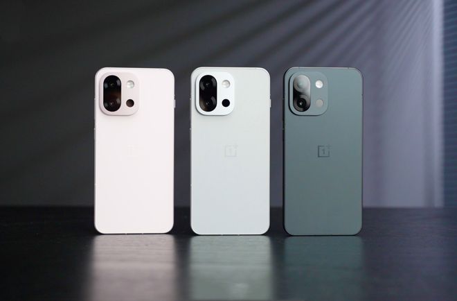 一加15T浮出水面：165Hz刷新率+小直屏+长焦镜头唯一小屏性能机(图5)